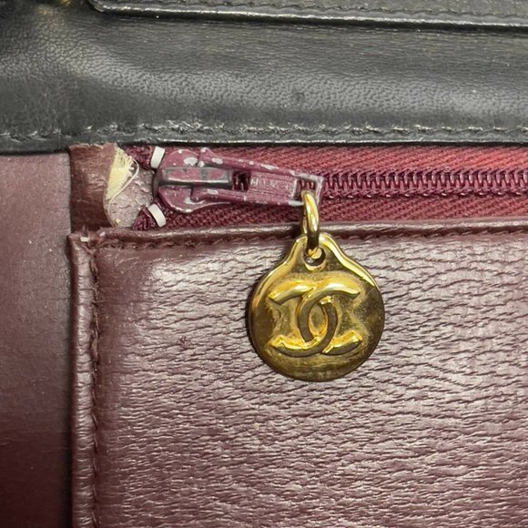 CHANEL - VTG CC Logo Old Medium Black Matelasse Quilted Shoulder Bag - Picture 5 of 12